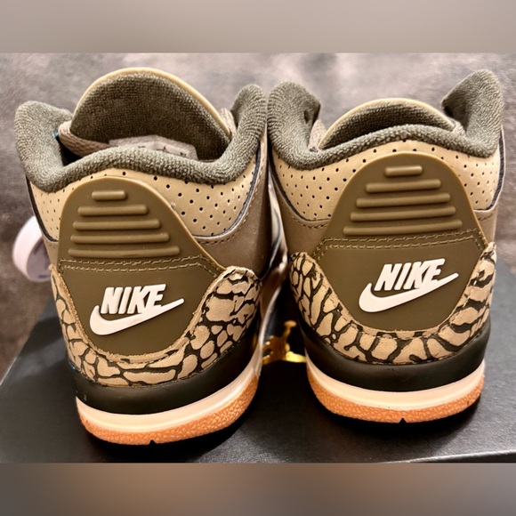 👟 New in Box Jordan 3 Family Affair Olive size 9 Toddler - Picture 6 of 10
